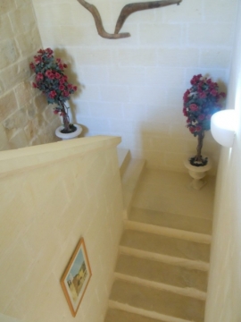 GUMMAR holiday house stairs at half way level