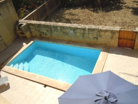 GUNO holiday house swimming pool area