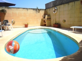 DUN NASTAS holiday house pool measuring 6 meters by 3 meters